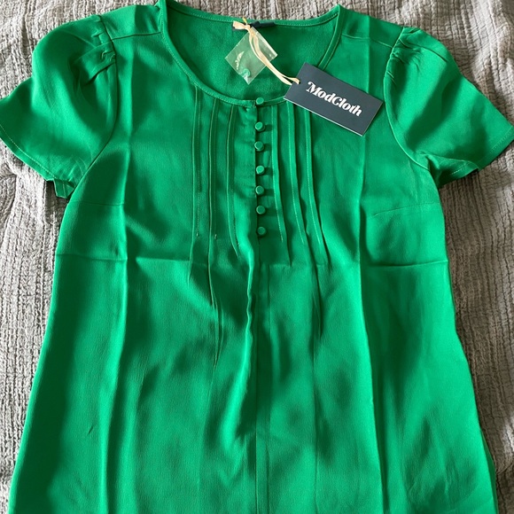 ModCloth Lucky Pintucks short sleeve button blouse - Picture 1 of 5